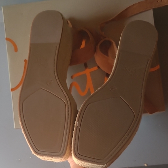 NWT Crown Vintage Tan Espadrille Wedges - Picture 4 of 5